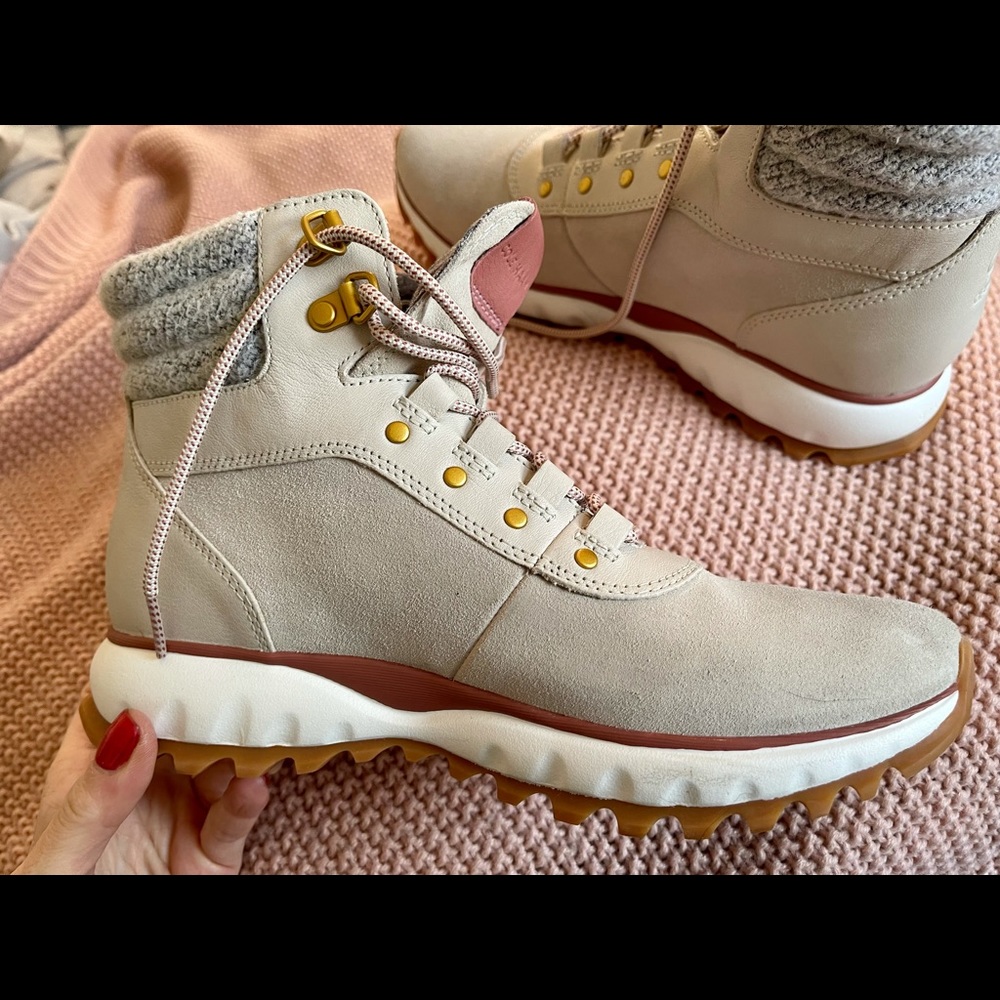 NEW! NEVER WORN! Cole Haan grandexplore waterproof hiking boot tan pink 7.5